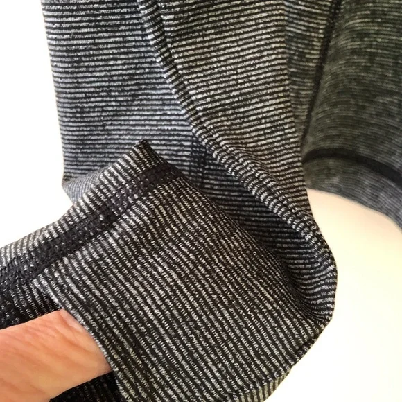 TEK GEAR DryTEK zippered athletic top w/thumb holes & hidden pocket in charcoal - Picture 5 of 10